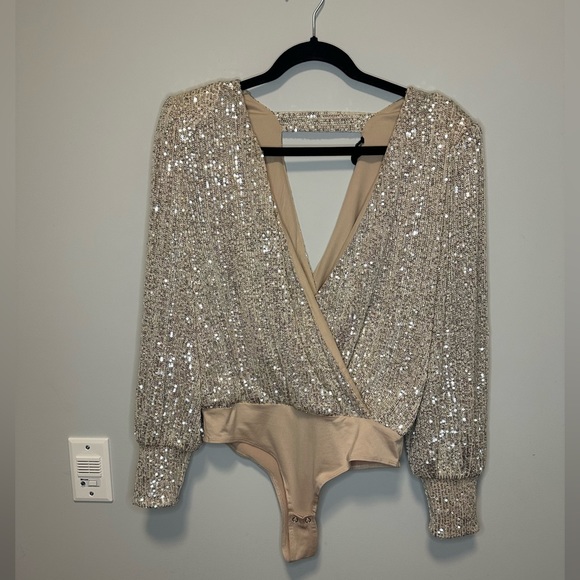 Dynamite Gold Sequin Blouse - Picture 2 of 7